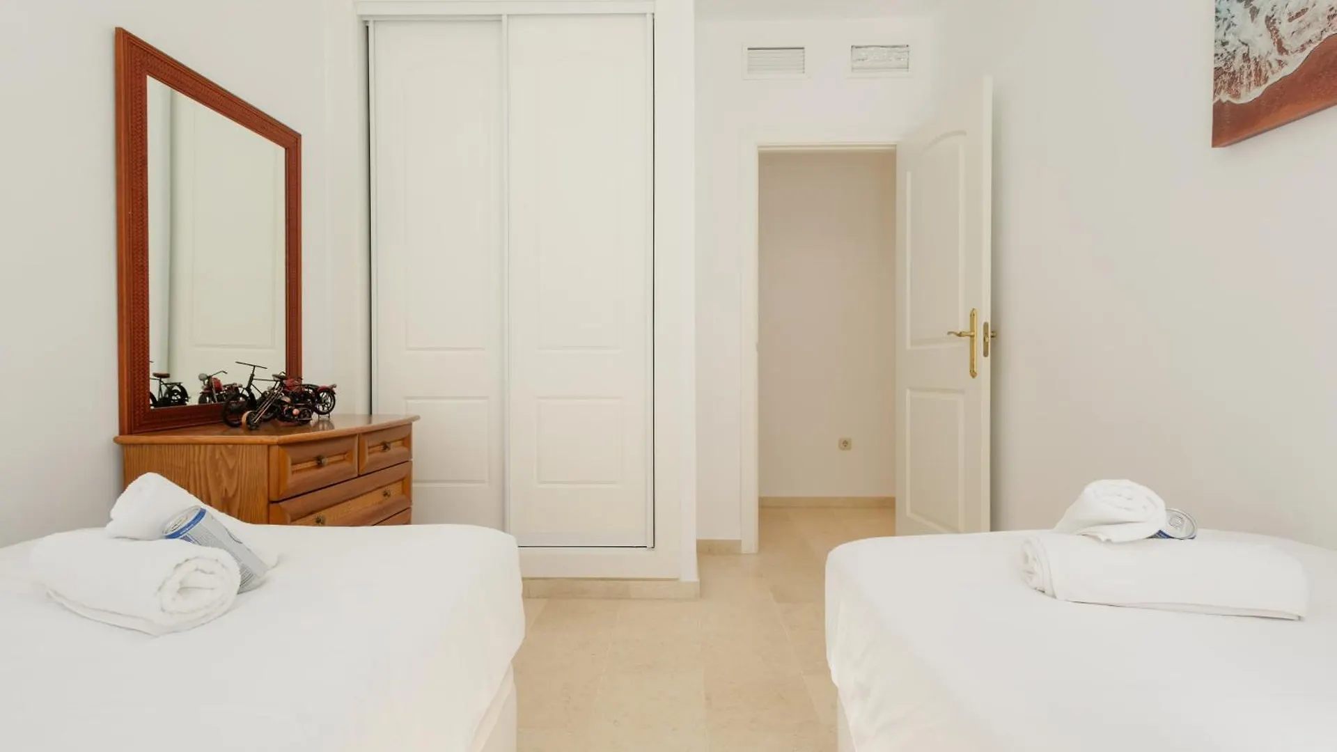 Apartment With Pool And Private Terrace With Sea Views In Elviria