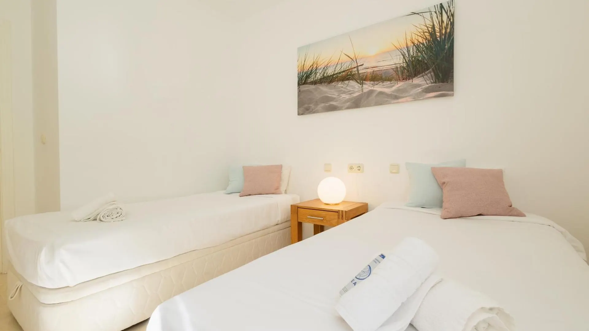 Apartment With Pool And Private Terrace With Sea Views In Elviria