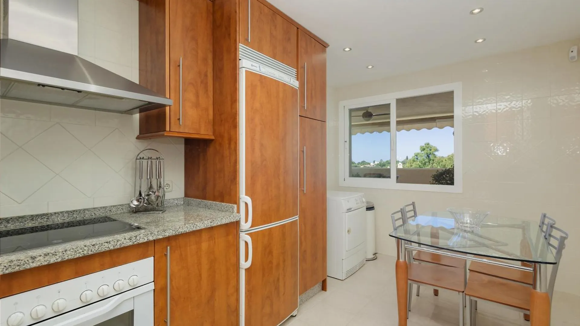 Apartment With Pool And Private Terrace With Sea Views In Elviria