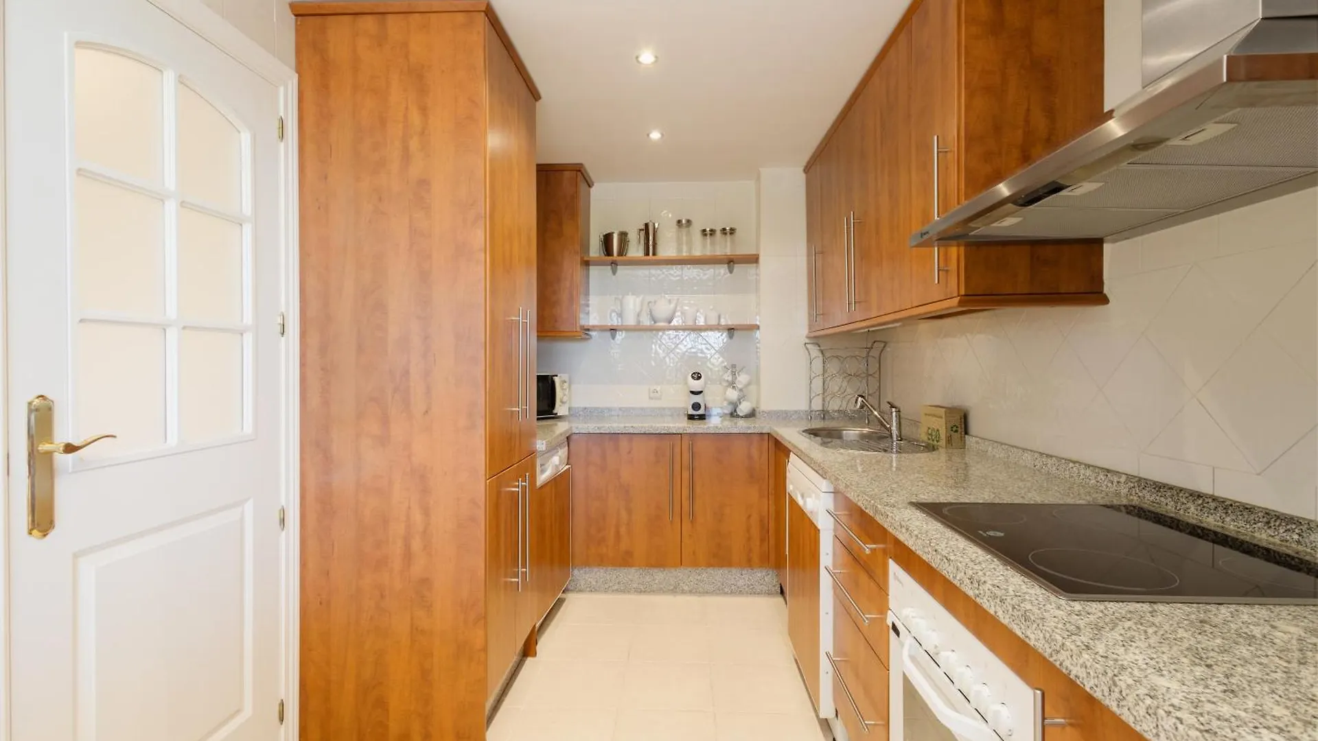 Apartment With Pool And Private Terrace With Sea Views In Elviria