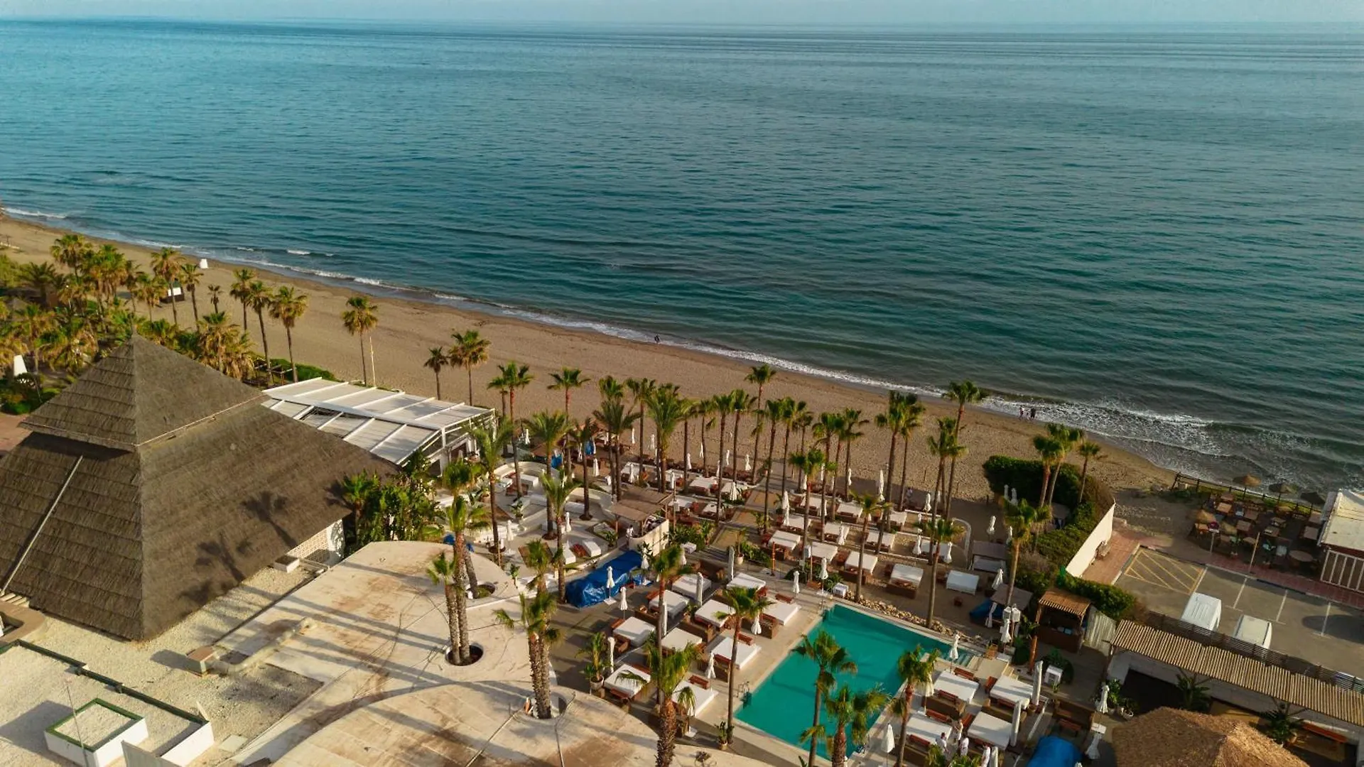 Apartment With Pool And Private Terrace With Sea Views In Elviria  Marbella