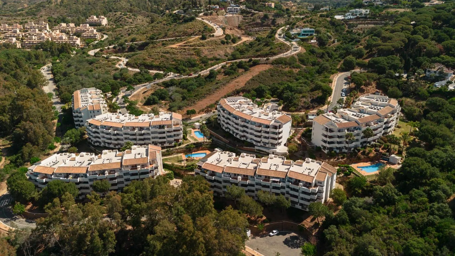 Apartment With Pool And Private Terrace With Sea Views In Elviria Marbella