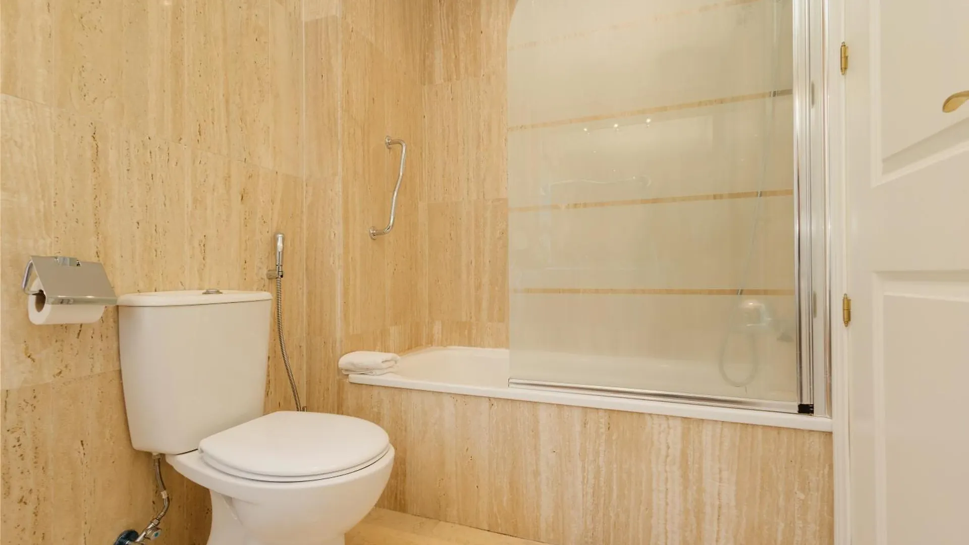 Apartment With Pool And Private Terrace With Sea Views In Elviria 0*, Marbella