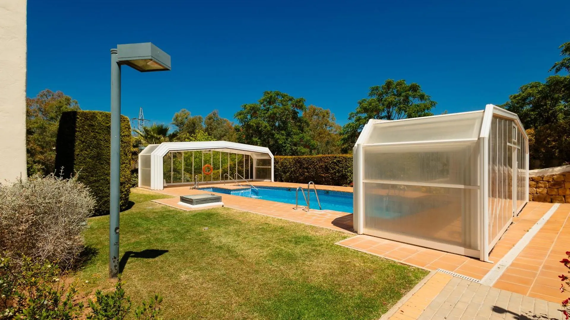 Apartment With Pool And Private Terrace With Sea Views In Elviria